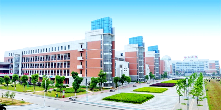 電“亮”開學(xué)季丨電力“體檢”進(jìn)校園，護(hù)航新學(xué)期用電安全(圖1)